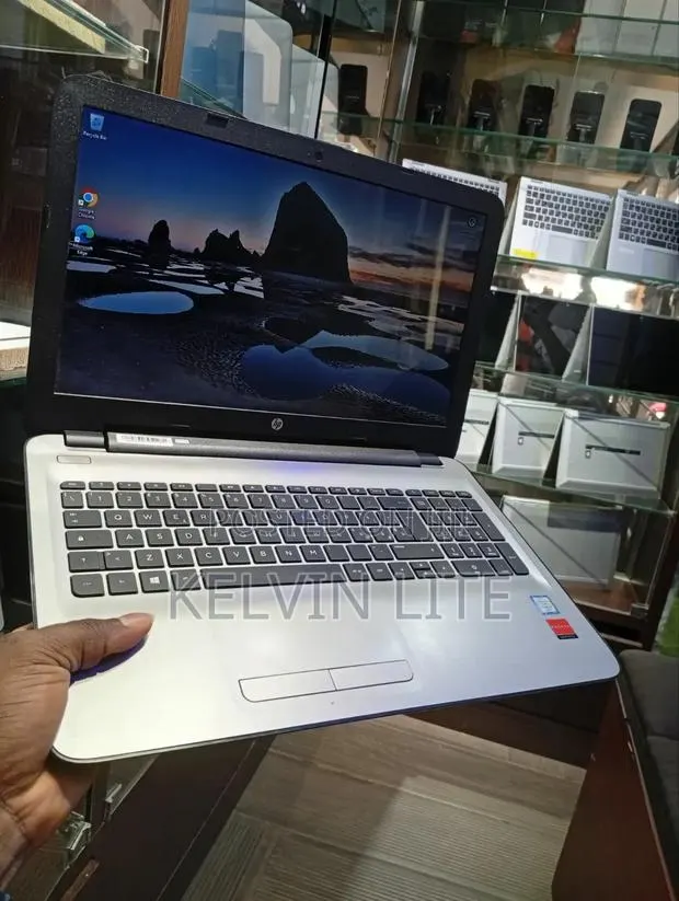 Laptop HP Pavilion 15 4GB Intel Core i3 HDD 500GB · Photo 1