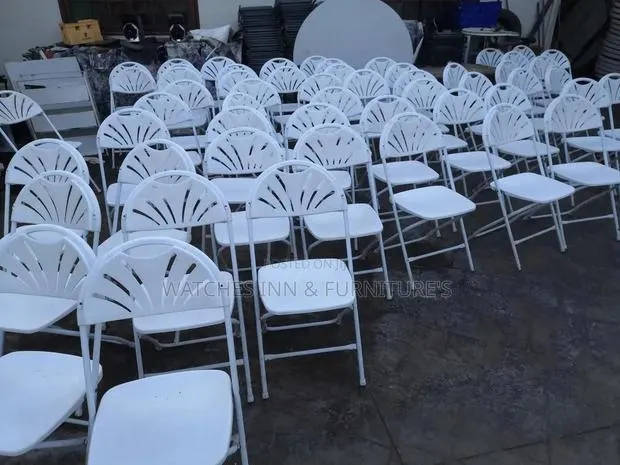 Fun Back Event Party Folding Chair · Photo 1