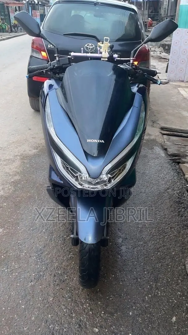 Honda 2020 Blue · Photo 1