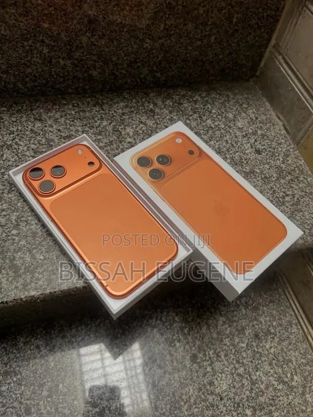 Apple iPhone 17 Pro Max 256 GB Orange · Photo 1