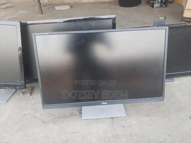 24 Inches Monitors · Photo 1