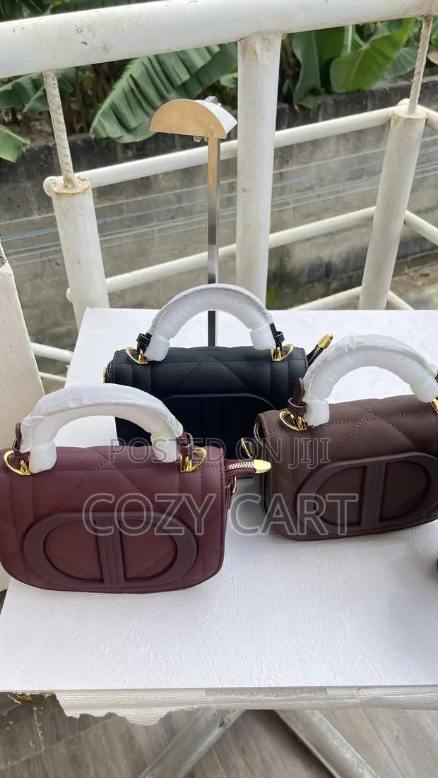 Luxury Body Bag · Photo 1