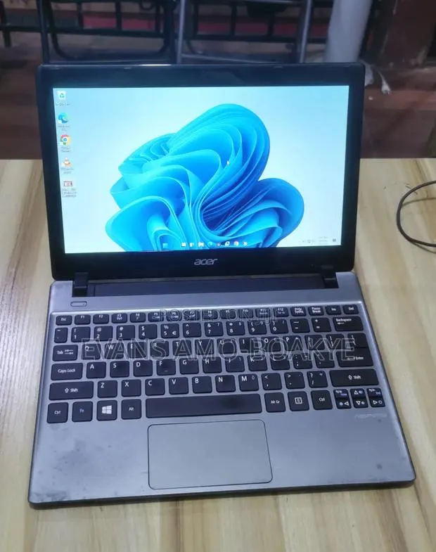 Laptop Acer Aspire V5-171 6GB Intel Core i5 HDD 500GB · Photo 1