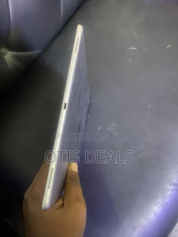 Apple iPad Pro 12.9 (2017) 128 GB Gray · Photo 1