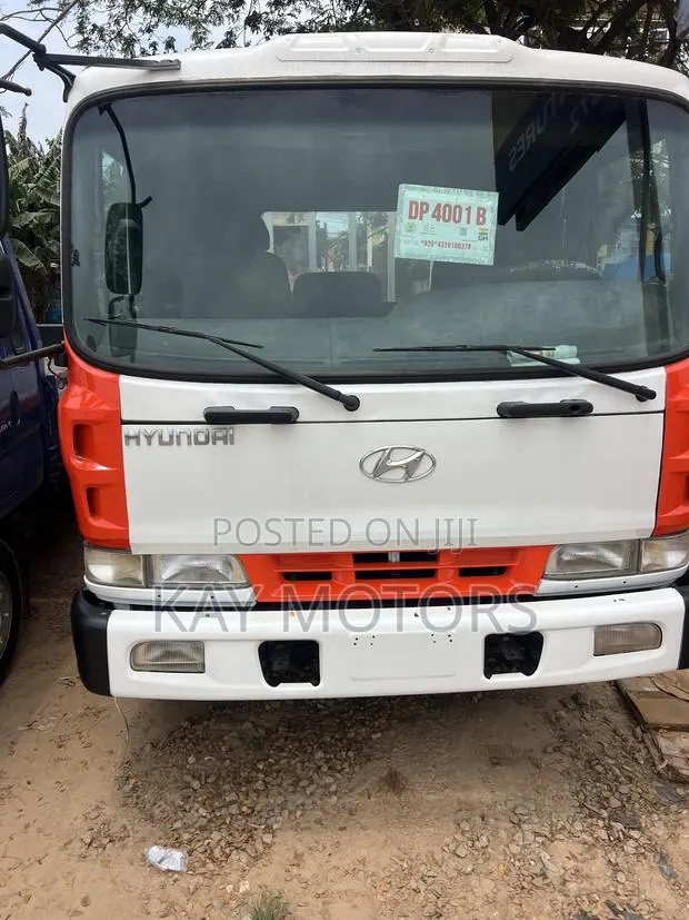 Hyundai 4.5 Ton · Photo 1