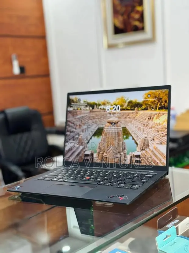 Laptop Lenovo ThinkPad X1 Carbon 8GB Intel Core i5 SSD 256GB · Photo 1