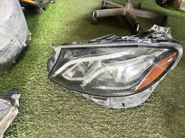 Mercedes Benz E300 W213 2017-2018-2019 Headlights Original · Photo 1