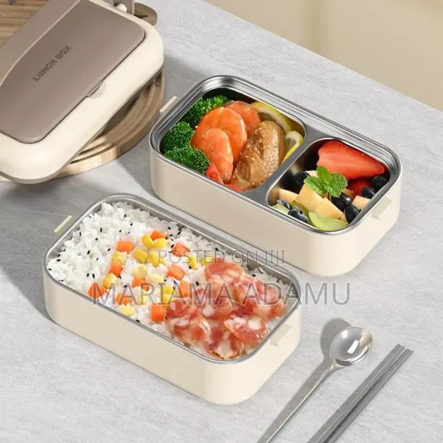 2 Layers Lunch Box With Spoon and Chop Sticks · Photo 1