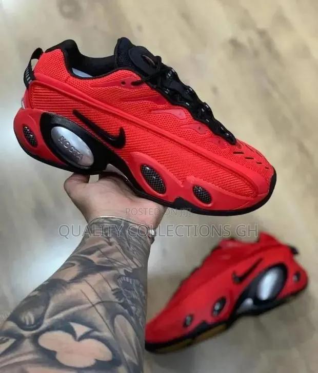 Nike Nocta Glide Bright Red · Photo 1