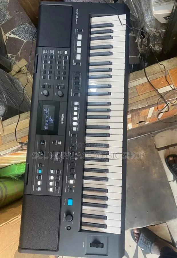 Yamaha PSR-E483 Portable Keyboard · Photo 1