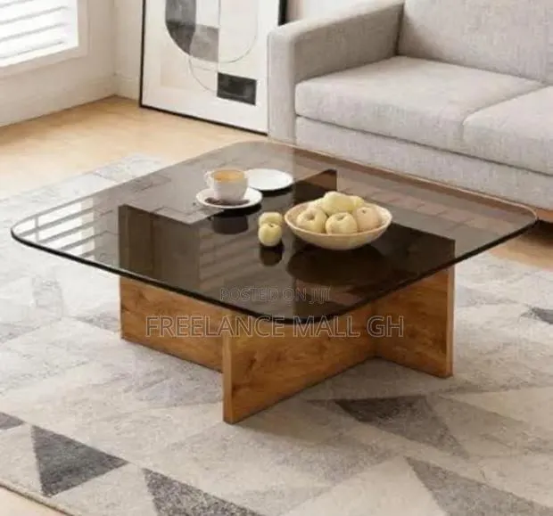 Glass Center Table · Photo 1