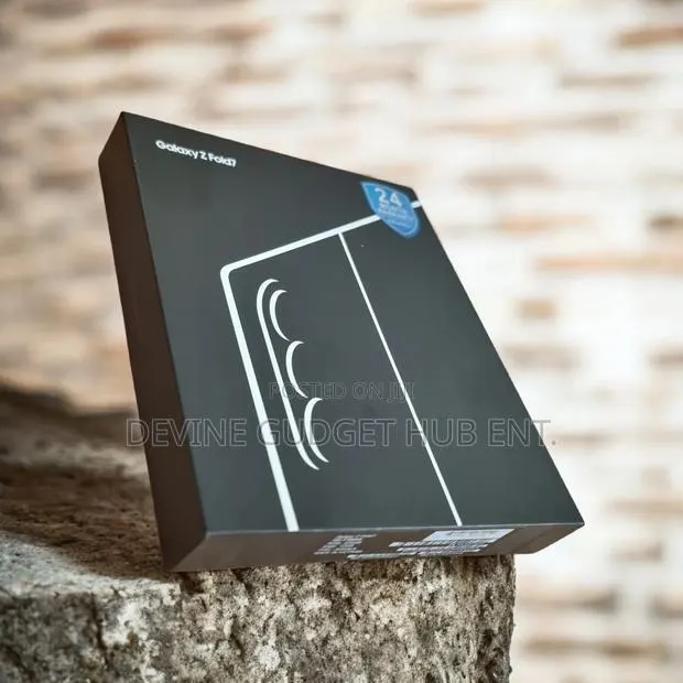 New Samsung Galaxy Z Fold7 256 GB Blue · Photo 1
