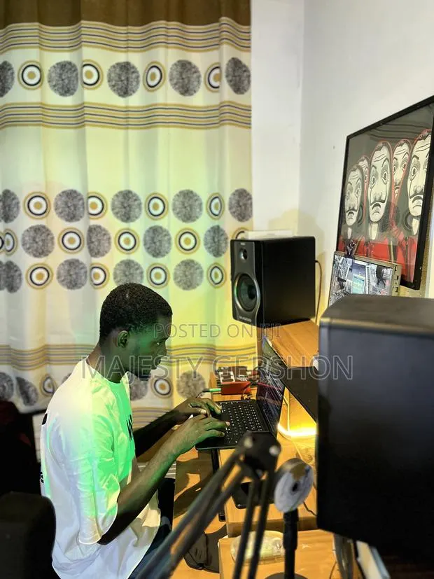 High E.Q Recording Studio · Photo 7