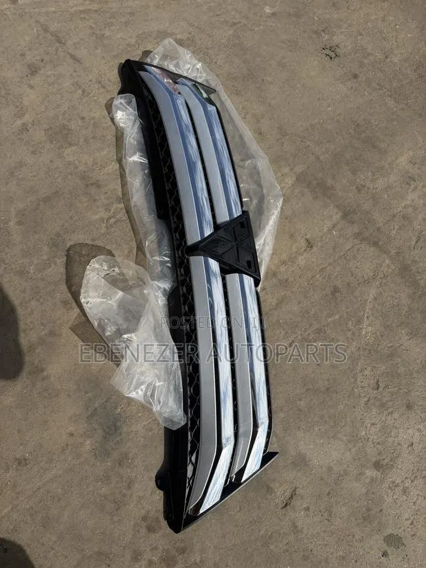 Mitsubishi Eclipse Cross Front Grille Shells 2018 2019 2020 · Photo 1