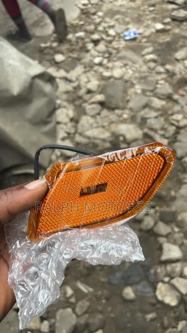 Jeep Wrangler 2018-22 Side Marker Light · Photo 1
