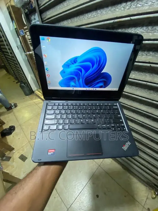 Laptop Lenovo ThinkPad 11e 8GB Intel Core M3 SSHD (Hybrid) 128GB · Photo 1