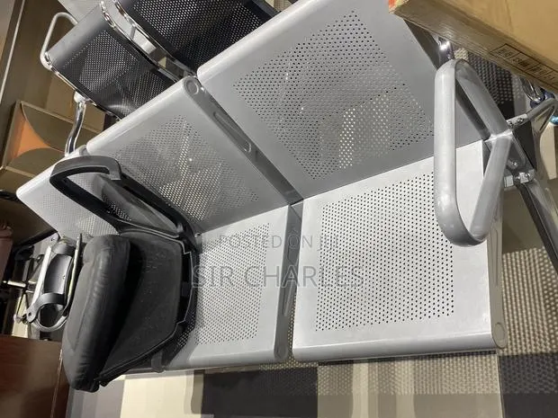 Thick 3 in 1 Metallic Waiting Chair · Photo 1