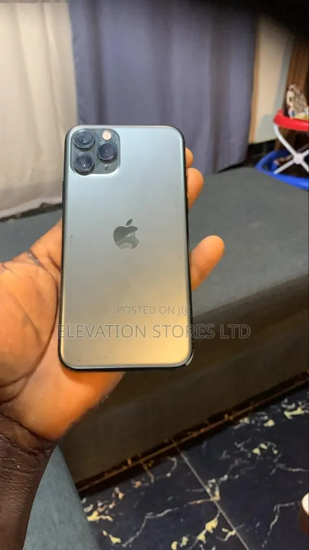 Apple iPhone 11 Pro 256 GB Green · Photo 1