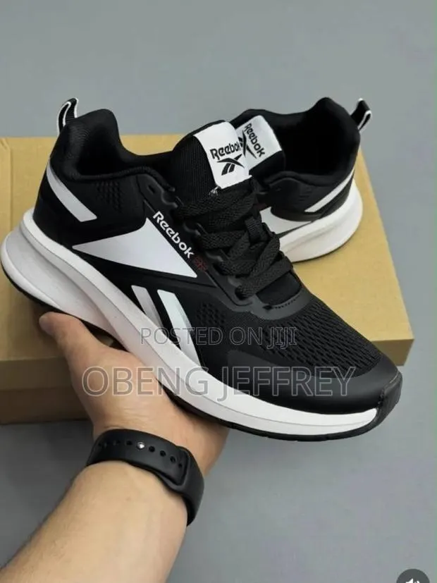Original Reebok Dynamica Black and White · Photo 1