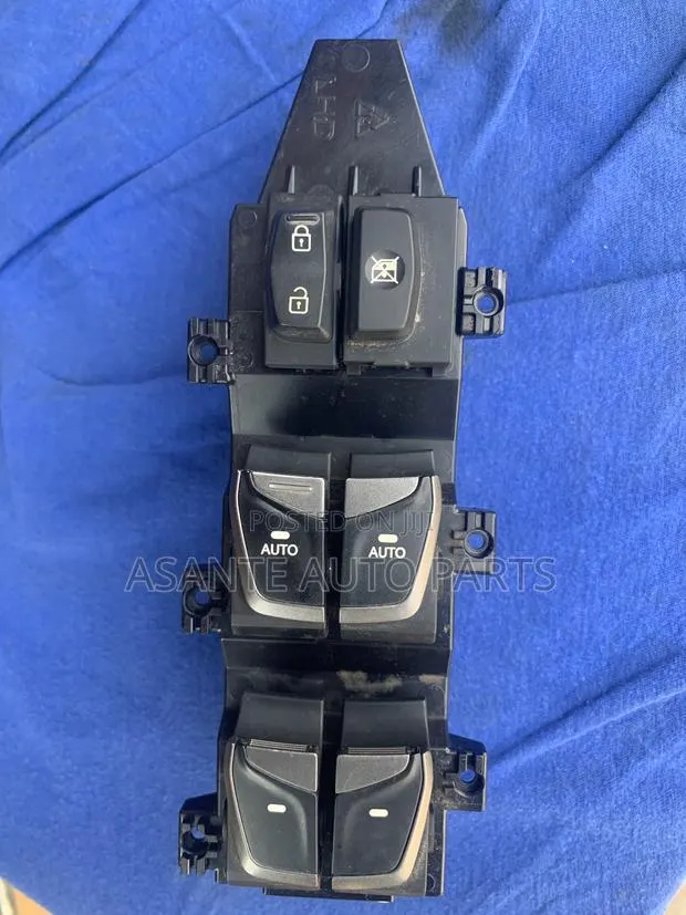 Hyundai Santa Fe Door Switch · Photo 1