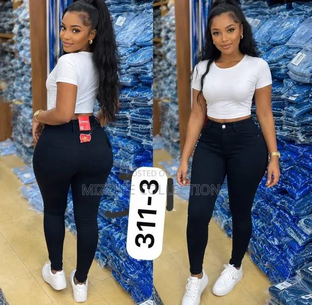 Quality Ladies Stretchy Black Jeans in 28-36 · Photo 1