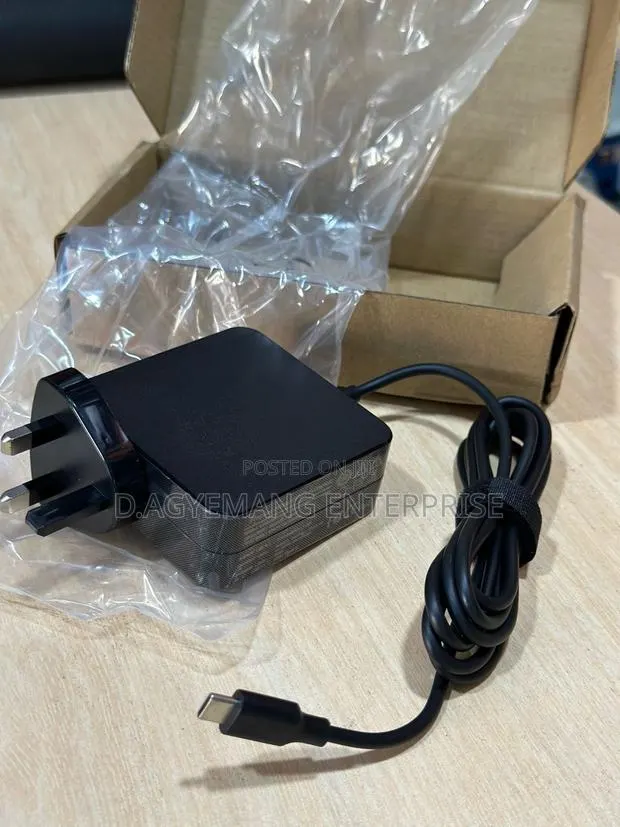 Universal Type C Laptop Charger · Photo 1