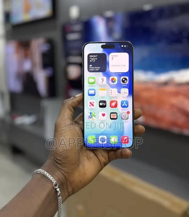 Apple iPhone 16 Pro Max 512 GB Silver · Photo 1