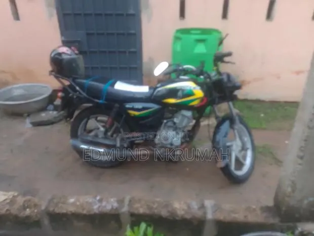 Bajaj Boxer 125 2020 Black · Photo 1