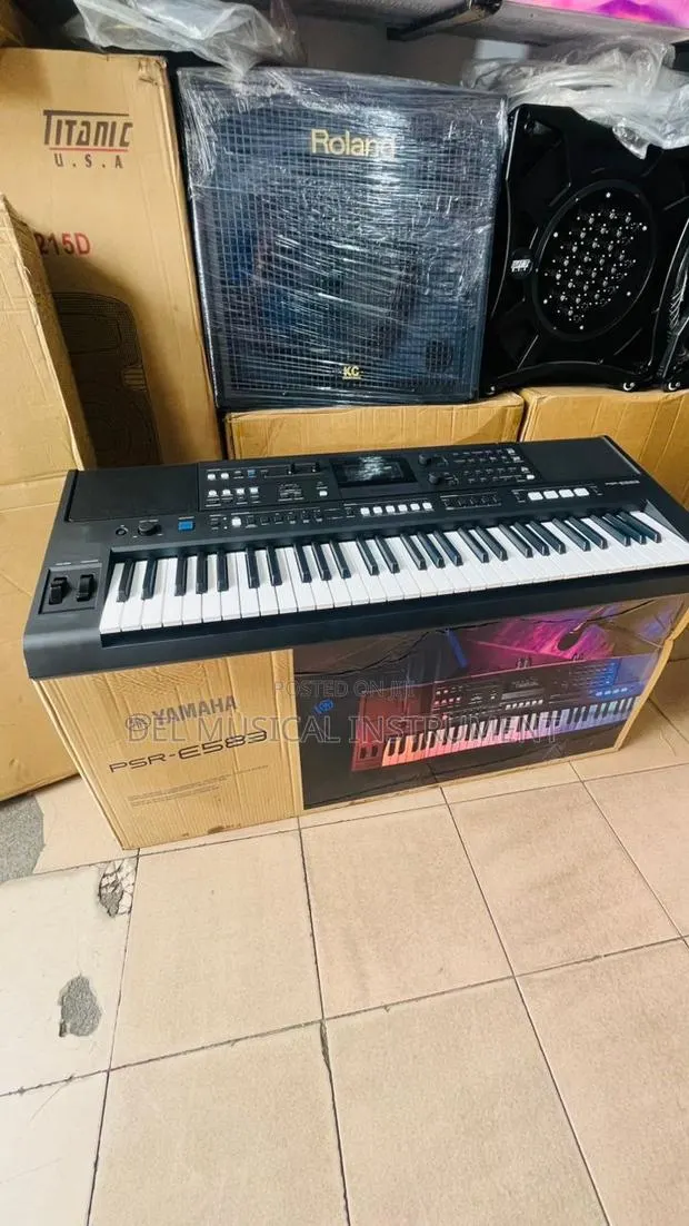 Keyboard PSR E 583 · Photo 1