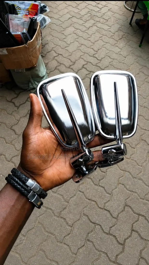 Chrome Side Mirror – Up Mirror · Photo 1
