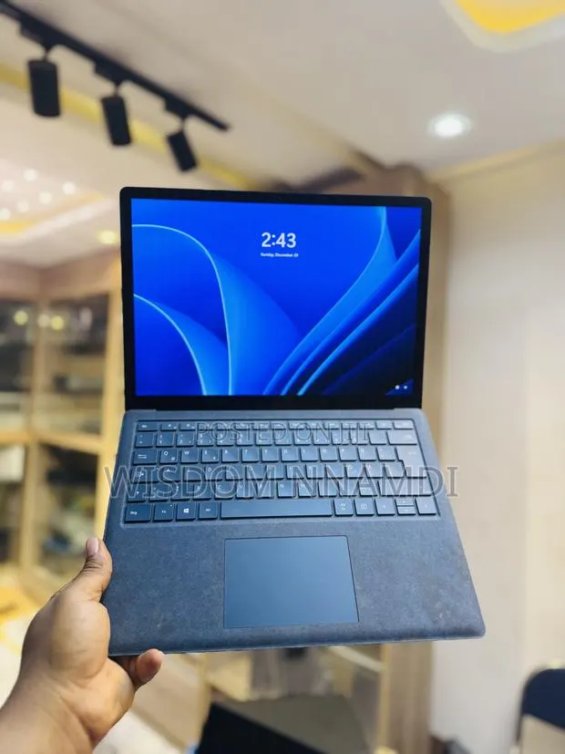 Laptop Microsoft Surface Laptop 2 8GB Intel Core i5 SSD 256GB · Photo 1