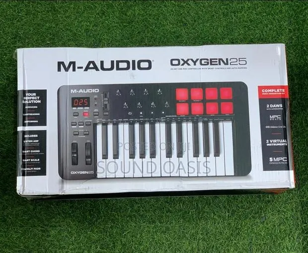 M-Audio Oxygen 25 25-Key USB MIDI Keyboard Controller · Photo 1