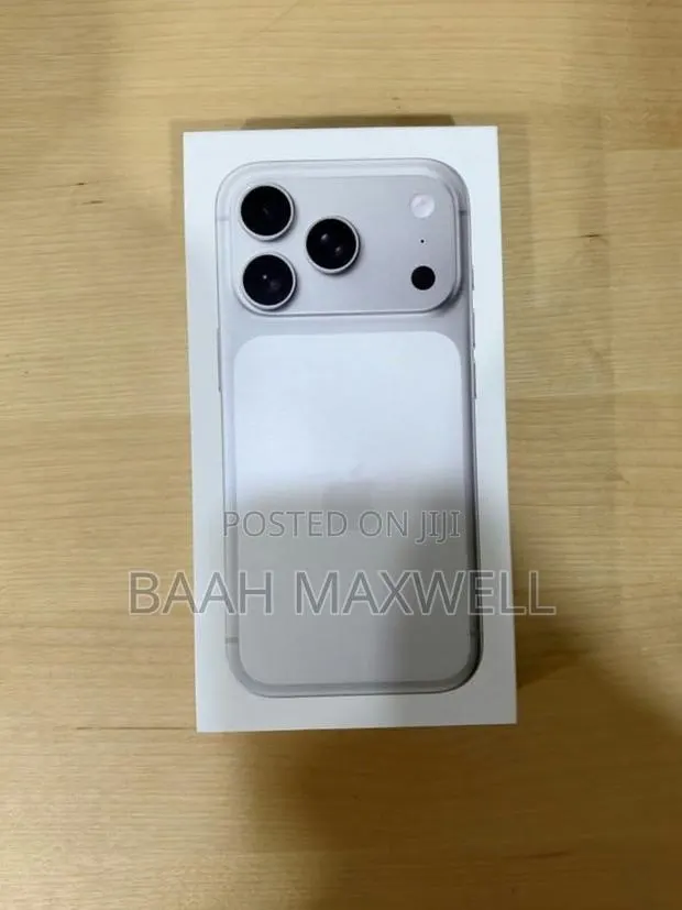 Apple iPhone 17 Pro Max 512 GB White · Photo 1