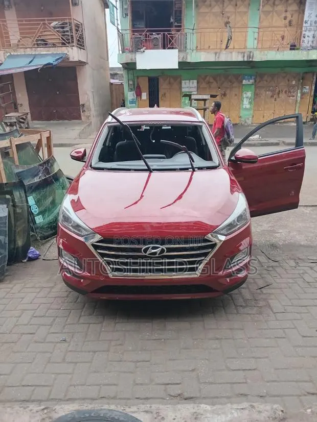 Hyundai Tucson 2016 - 2021 Model Brind New Windscreen · Photo 1