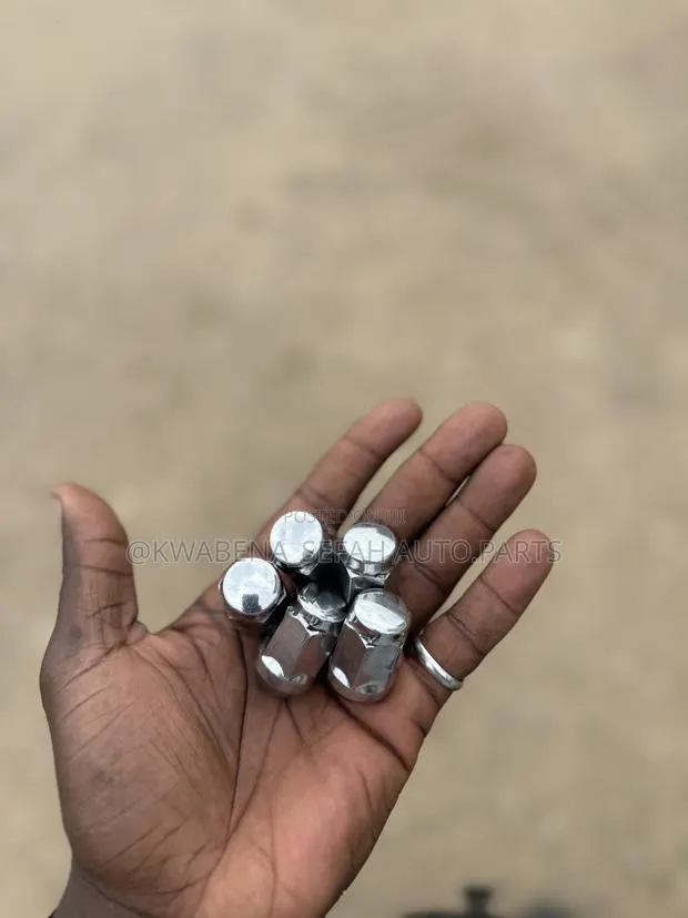 Original Brand New Car Wheel Nuts Available for All Cars · Photo 1