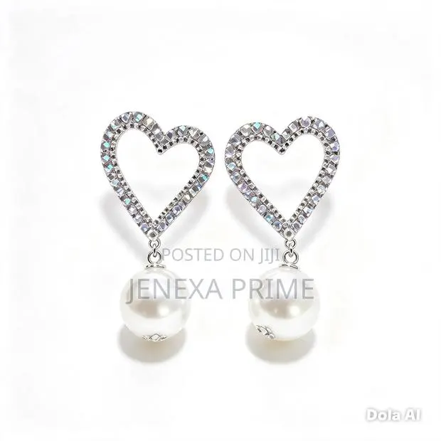 Sparkling Heart Pearl Drop Earrings · Photo 1