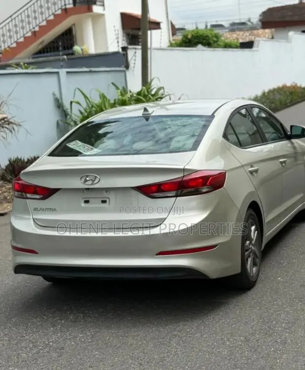 Hyundai Elantra 2017 Gray · Photo 1