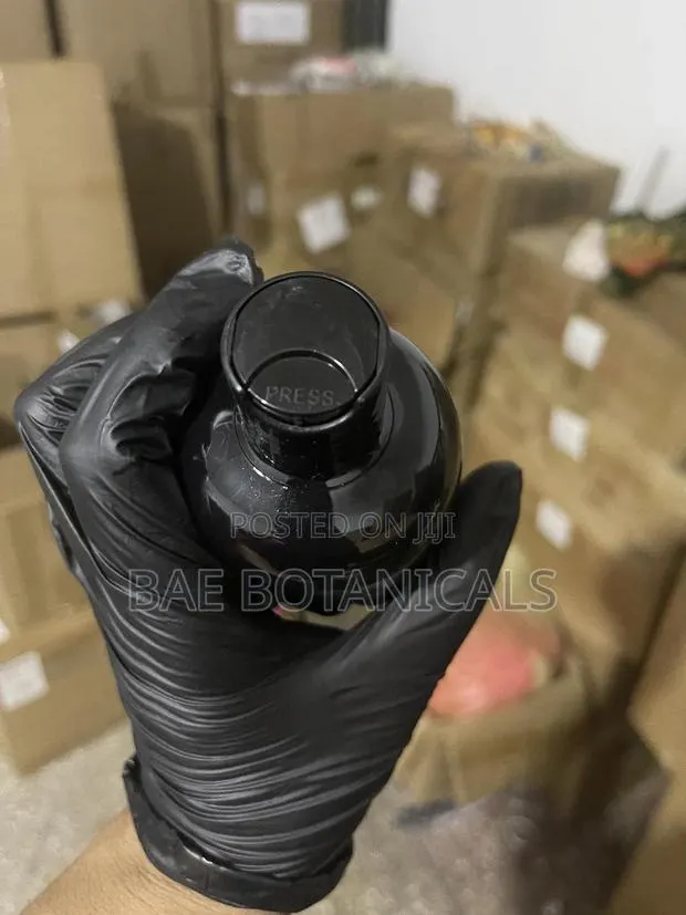 250ml Black Bottle With Press Lid · Photo 3