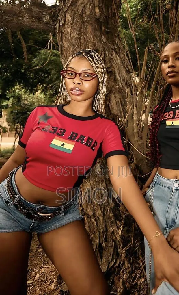 +233 Crop Top · Photo 1
