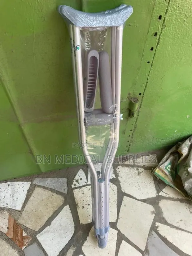 Armpit Crutches . All Sizes · Photo 1