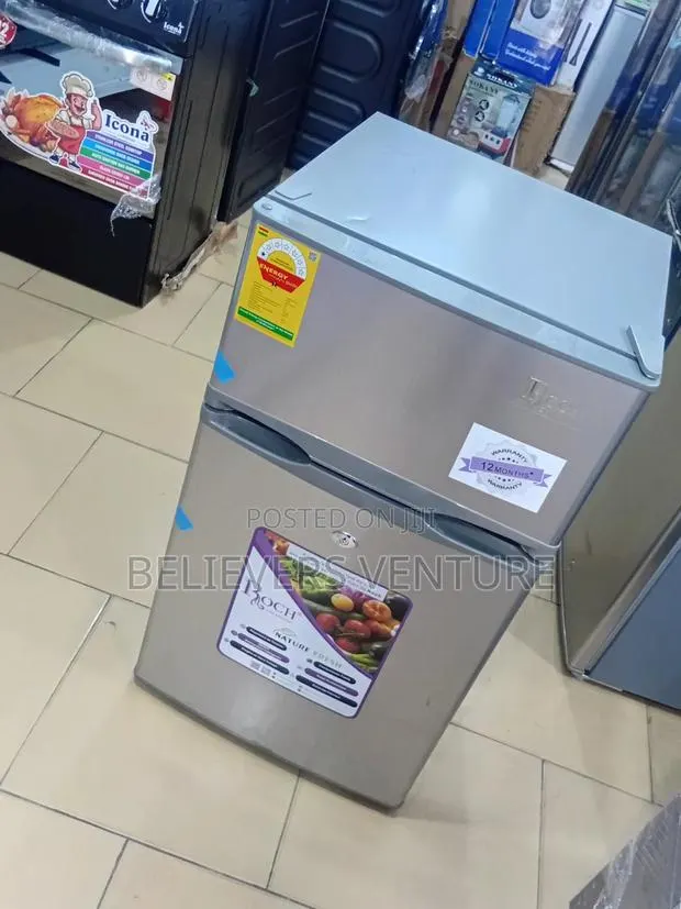Roch Table Top Fridge – Your Everyday Cooling Companion · Photo 1