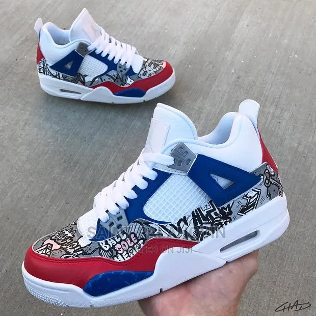 Nike Sneakers · Photo 1
