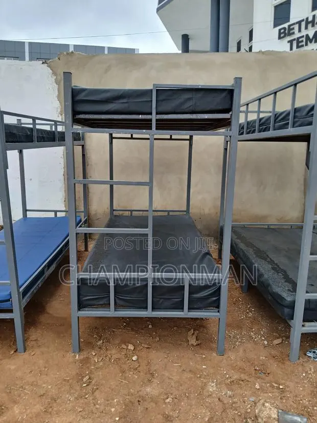 Metal Double Bed · Photo 1