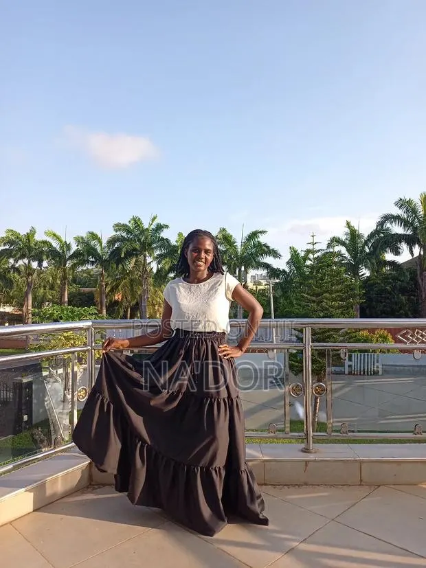 Cottage Skirt With Pockets · Photo 1