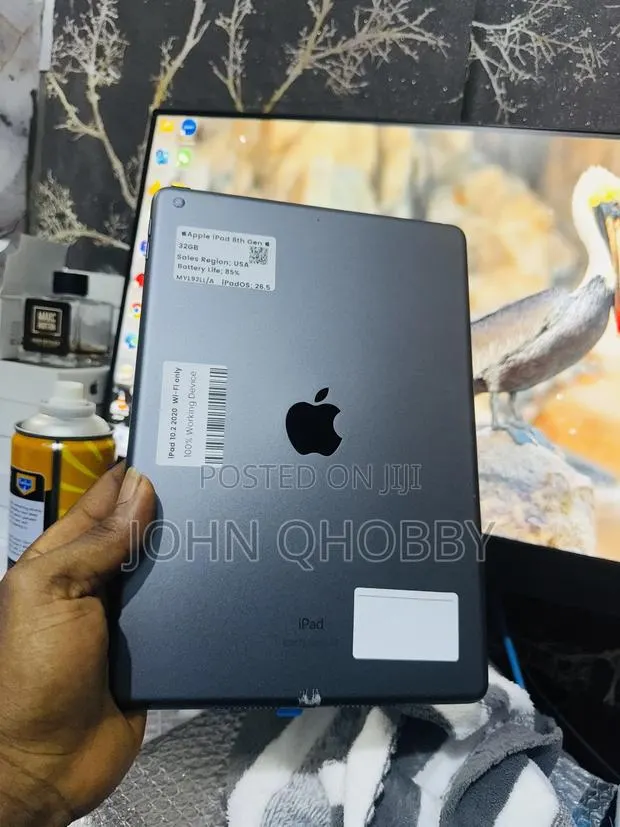 Apple iPad 10.2 (2020) 32 GB Black · Photo 1