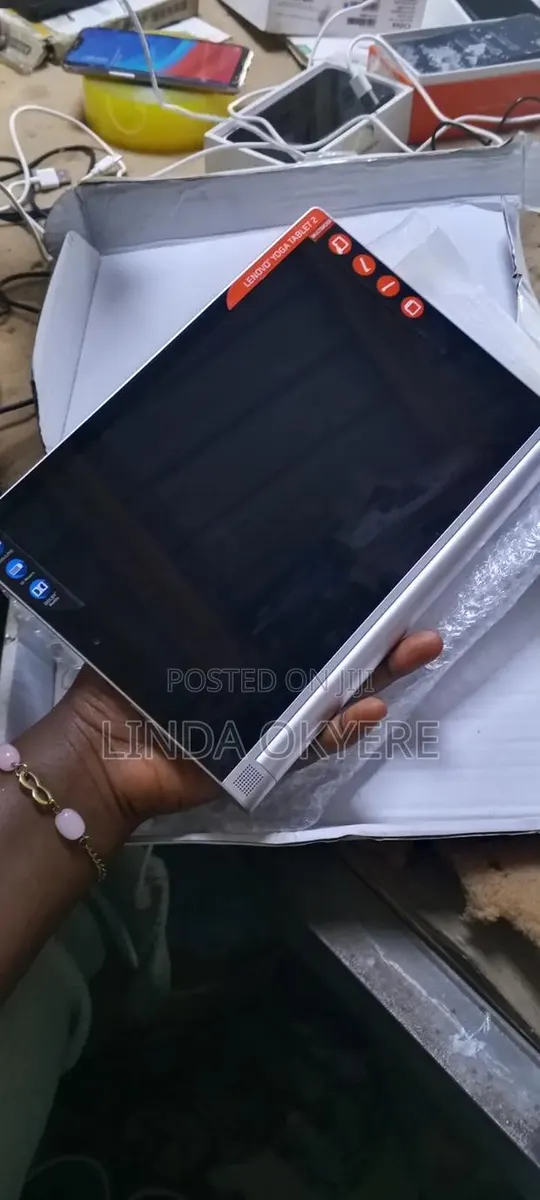 New Lenovo Yoga Tablet 2 Pro 16 GB Gray · Photo 1