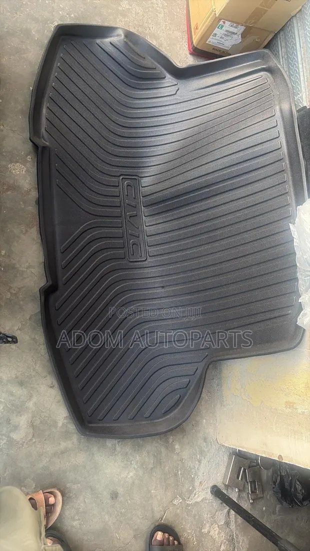 Honda Civic Boot Carpet 2016 2017 2018 2019 2020 · Photo 1