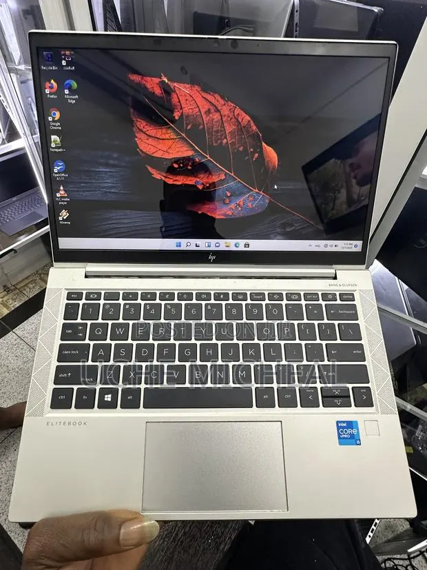 Laptop HP EliteBook 830 G8 16GB Intel Core i5 SSD 256GB · Photo 1