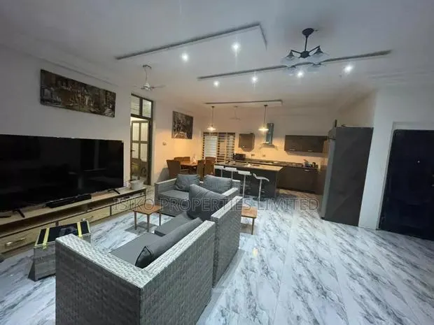 3 Bedrooms Furnished Studio Apartment in Vvilla Properties. Monthly · Photo 1