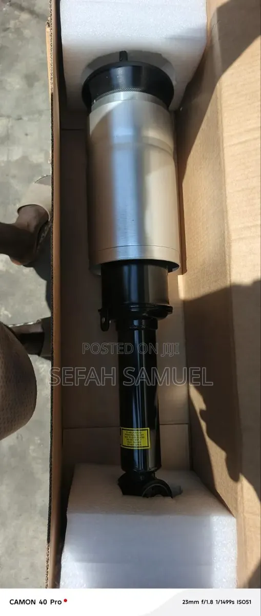 Range Rover Sports or Discovery Front Shock Air Suspension · Photo 1